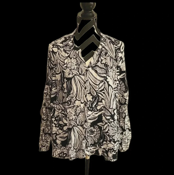 Crown & Ivy Tunic - Picture 1 of 4